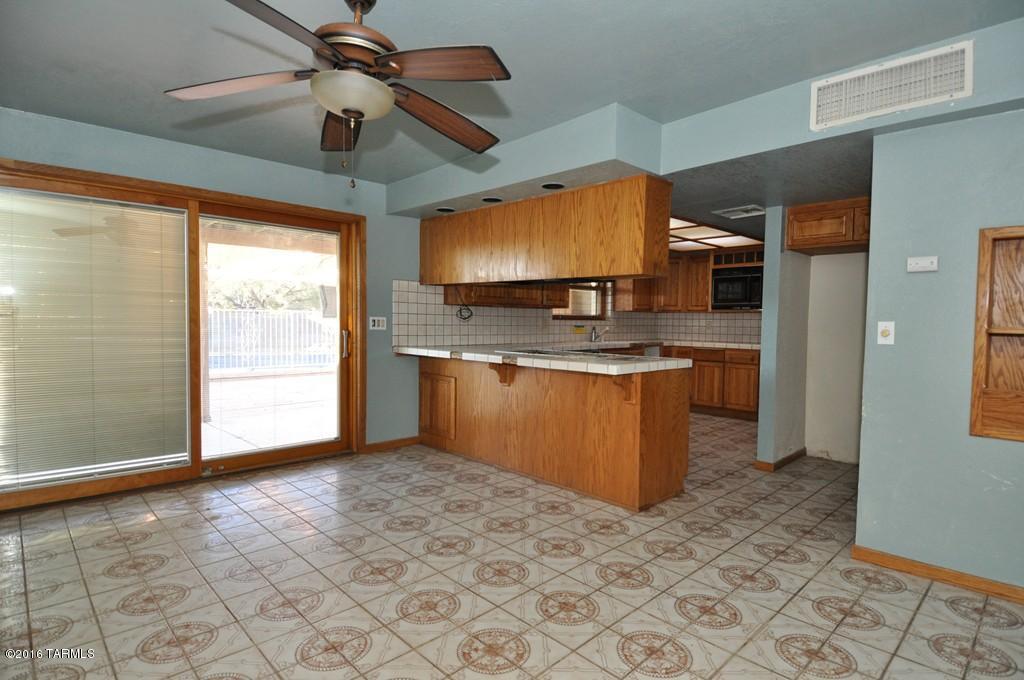 9181 E Walnut Tree Dr, Tucson, AZ 85749 photo 12