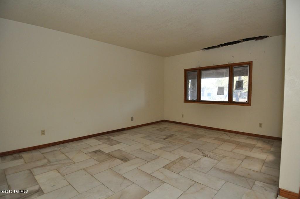 9181 E Walnut Tree Dr, Tucson, AZ 85749 photo 5