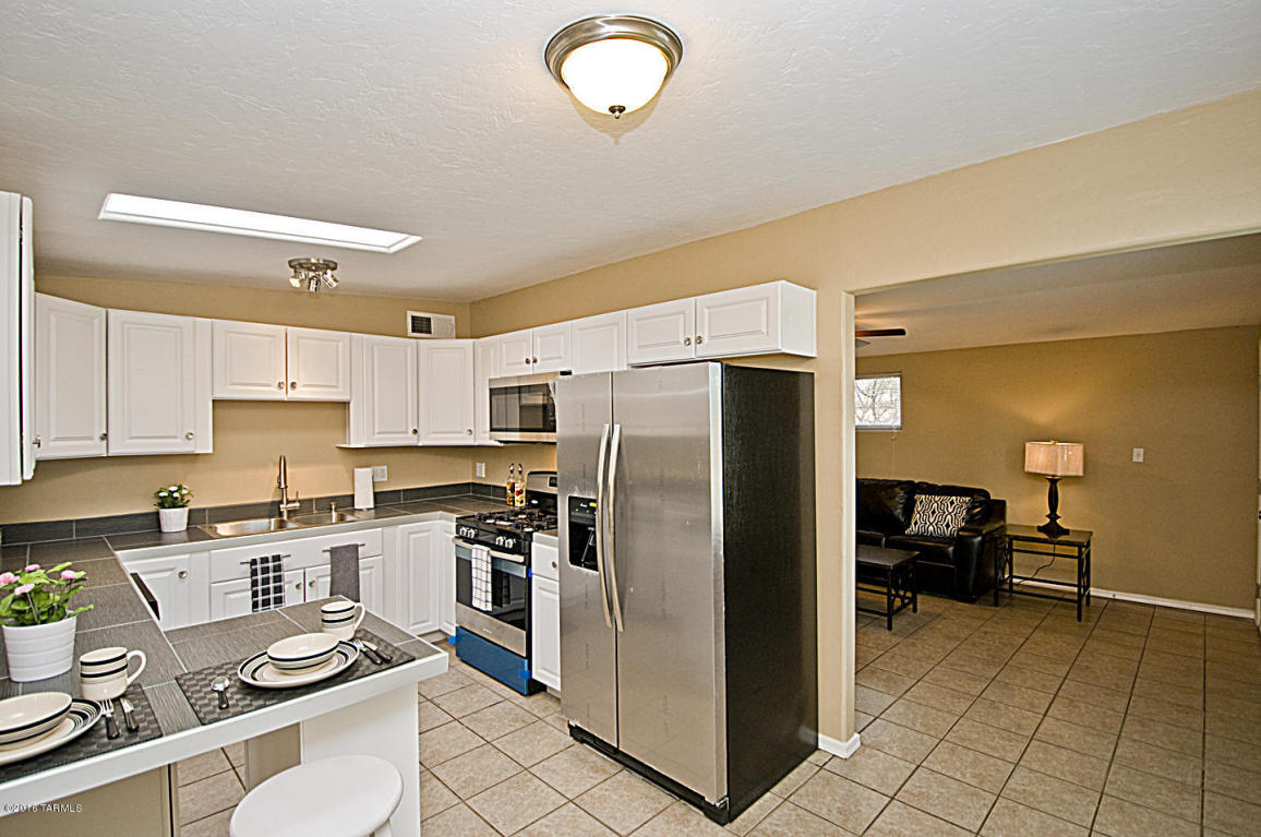 218 E Susana St, Tucson, AZ 85756 photo 5