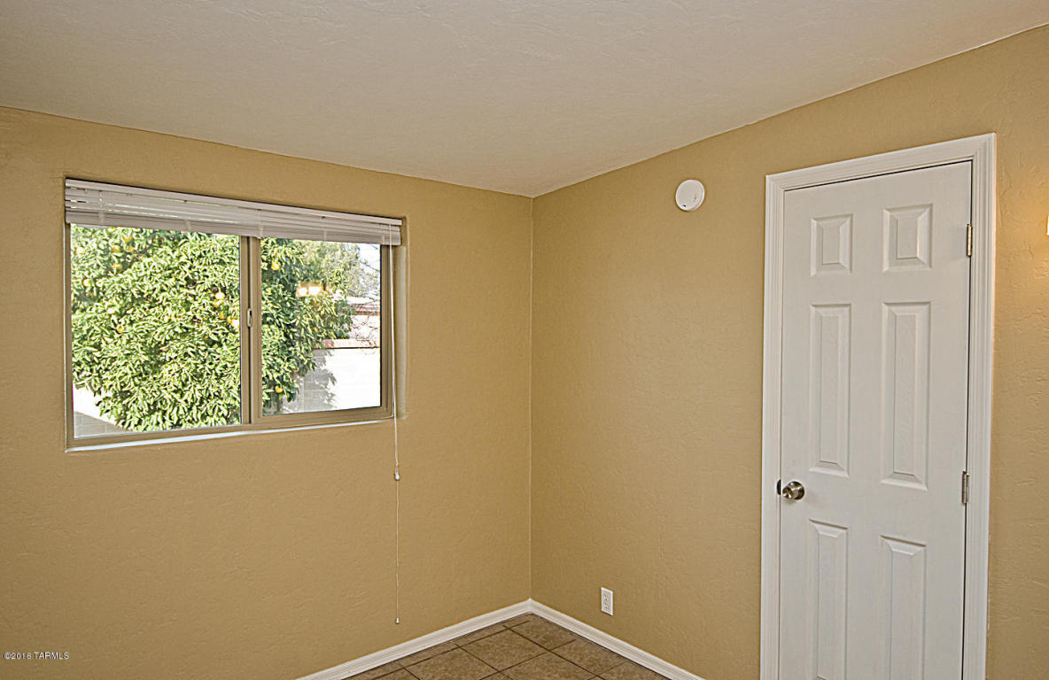 218 E Susana St, Tucson, AZ 85756 photo 14