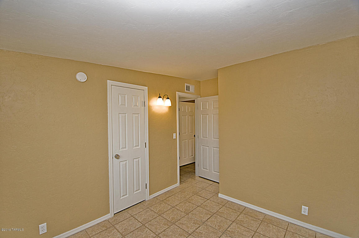 218 E Susana St, Tucson, AZ 85756 photo 15