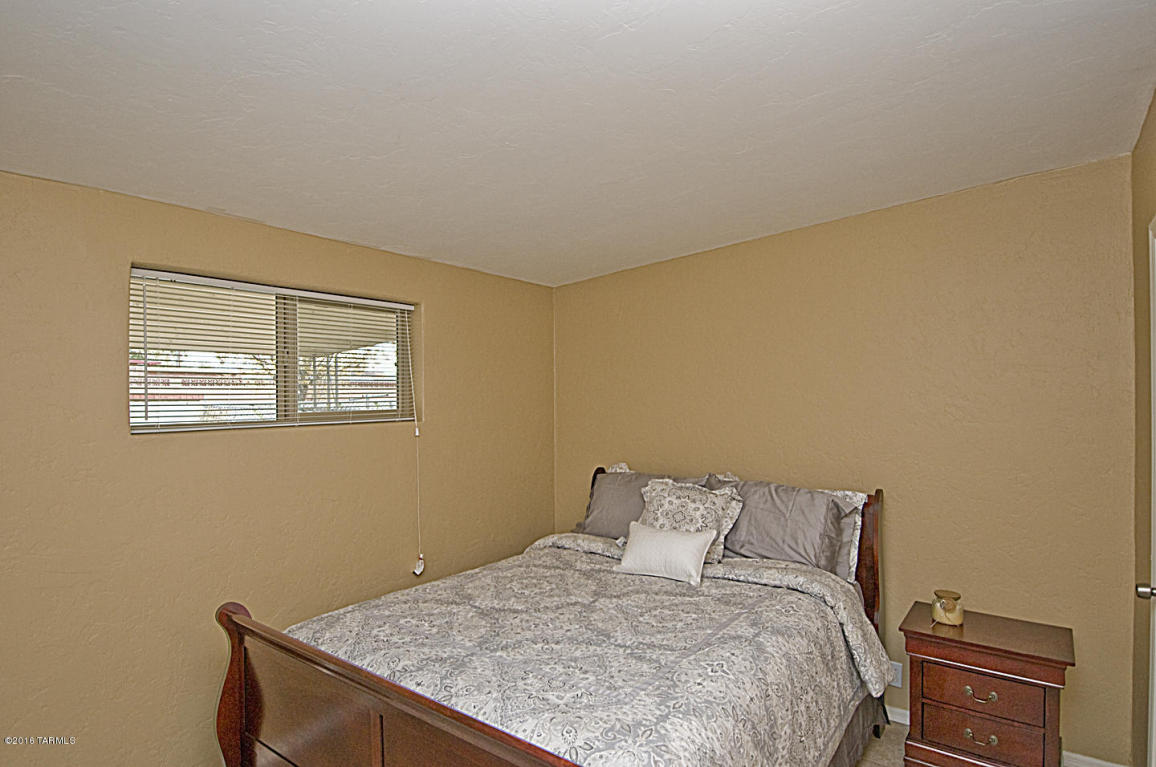 218 E Susana St, Tucson, AZ 85756 photo 12