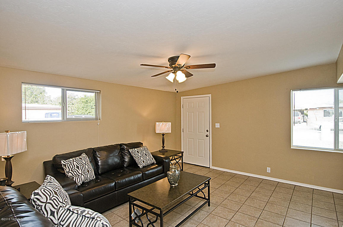 218 E Susana St, Tucson, AZ 85756 photo 4