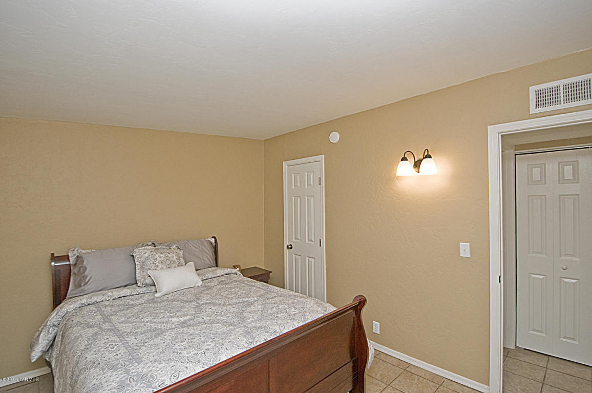 218 E Susana St, Tucson, AZ 85756 photo 13