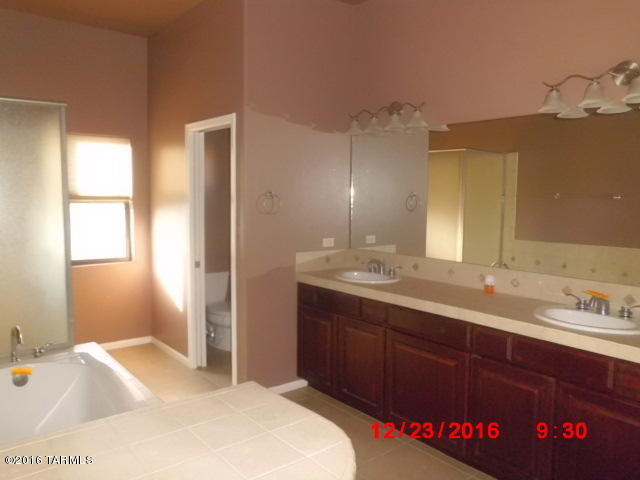6915 E Cloud Rd, Tucson, AZ 85750 photo 12