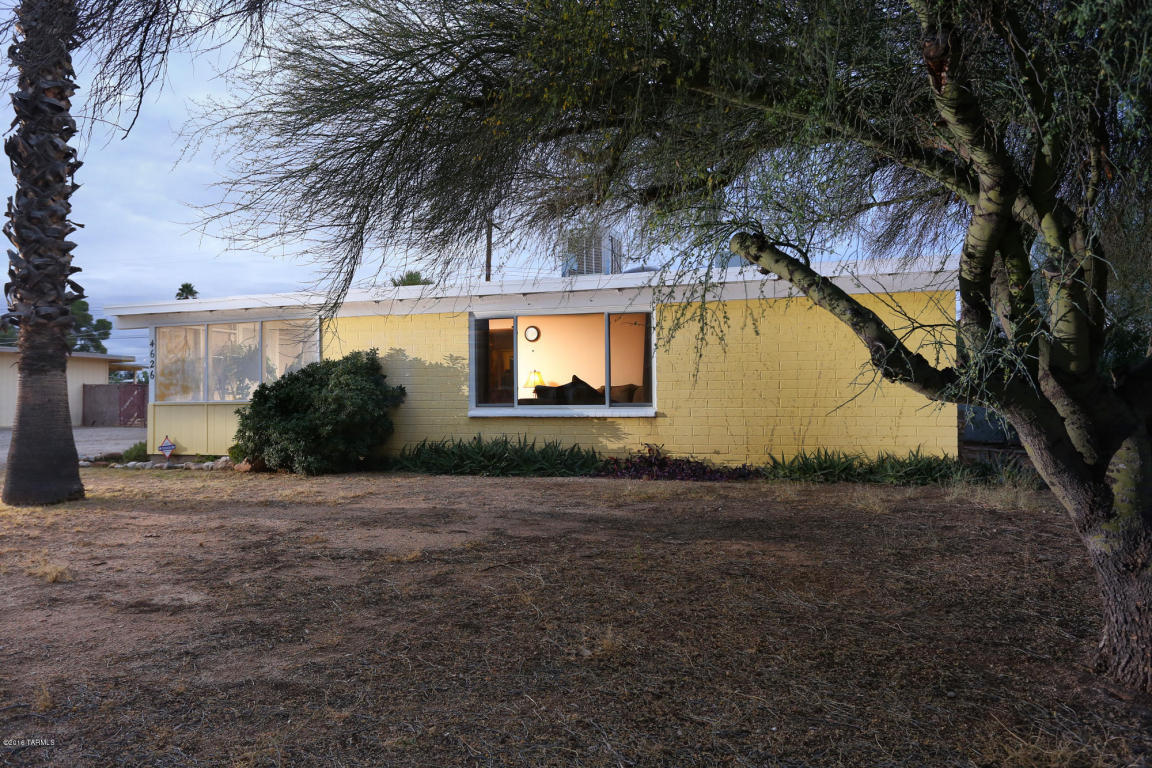 4626 E Sylvane St, Tucson, AZ 85711 photo 2