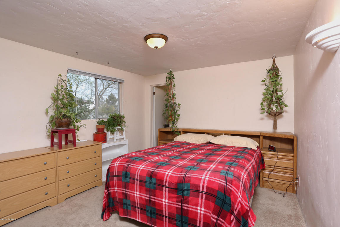 4626 E Sylvane St, Tucson, AZ 85711 photo 15