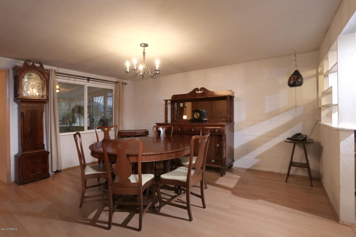 4626 E Sylvane St, Tucson, AZ 85711 photo 8