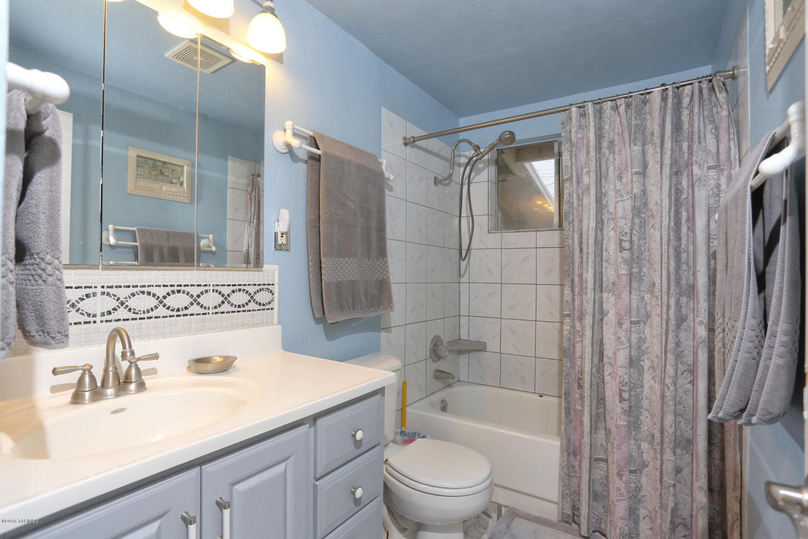 4626 E Sylvane St, Tucson, AZ 85711 photo 14