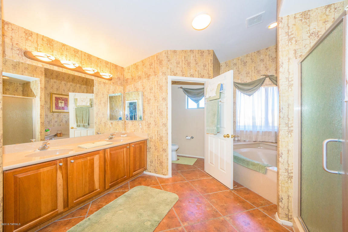 10587 E Bridgeport St, Tucson, AZ 85747 photo 13