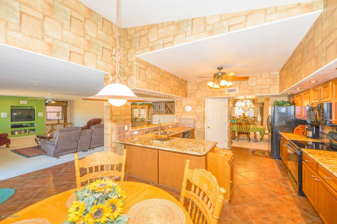 10587 E Bridgeport St, Tucson, AZ 85747 photo 4