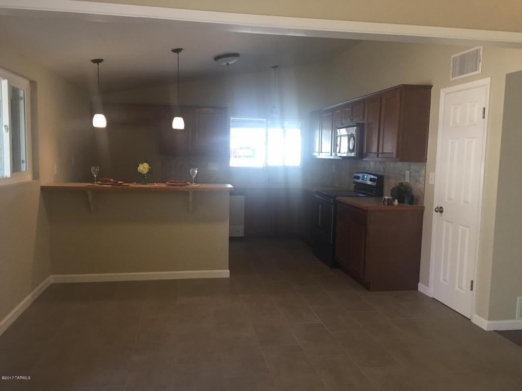 6809 E 17th St, Tucson, AZ 85710 photo 2