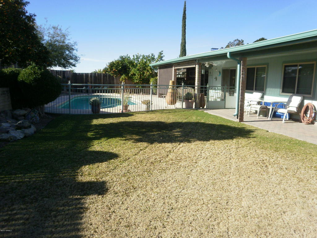 9220 E Simon Pl, Tucson, AZ 85710 photo 1