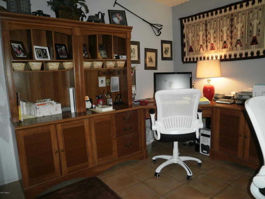 9220 E Simon Pl, Tucson, AZ 85710 photo 10