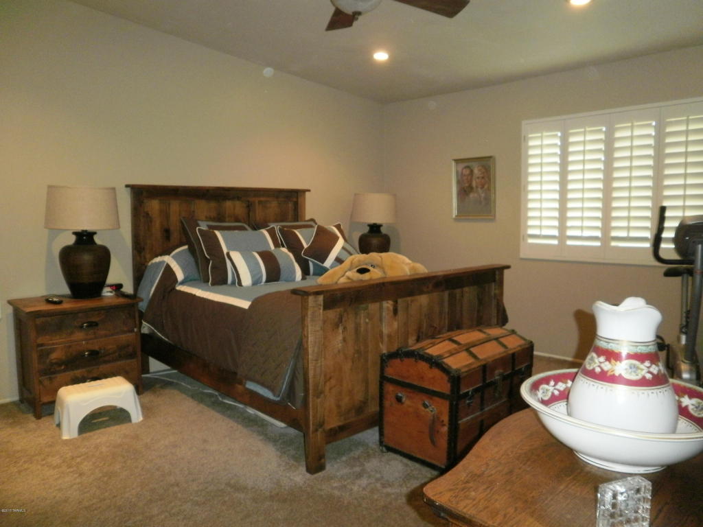 9220 E Simon Pl, Tucson, AZ 85710 photo 11