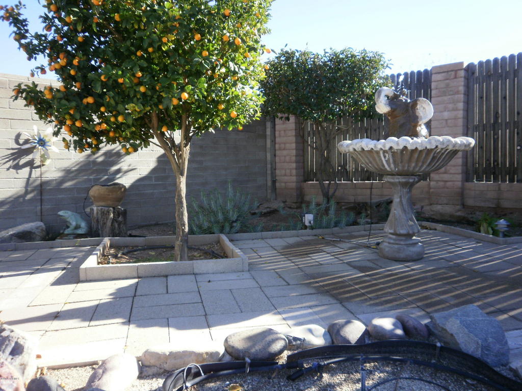 9220 E Simon Pl, Tucson, AZ 85710 photo 3