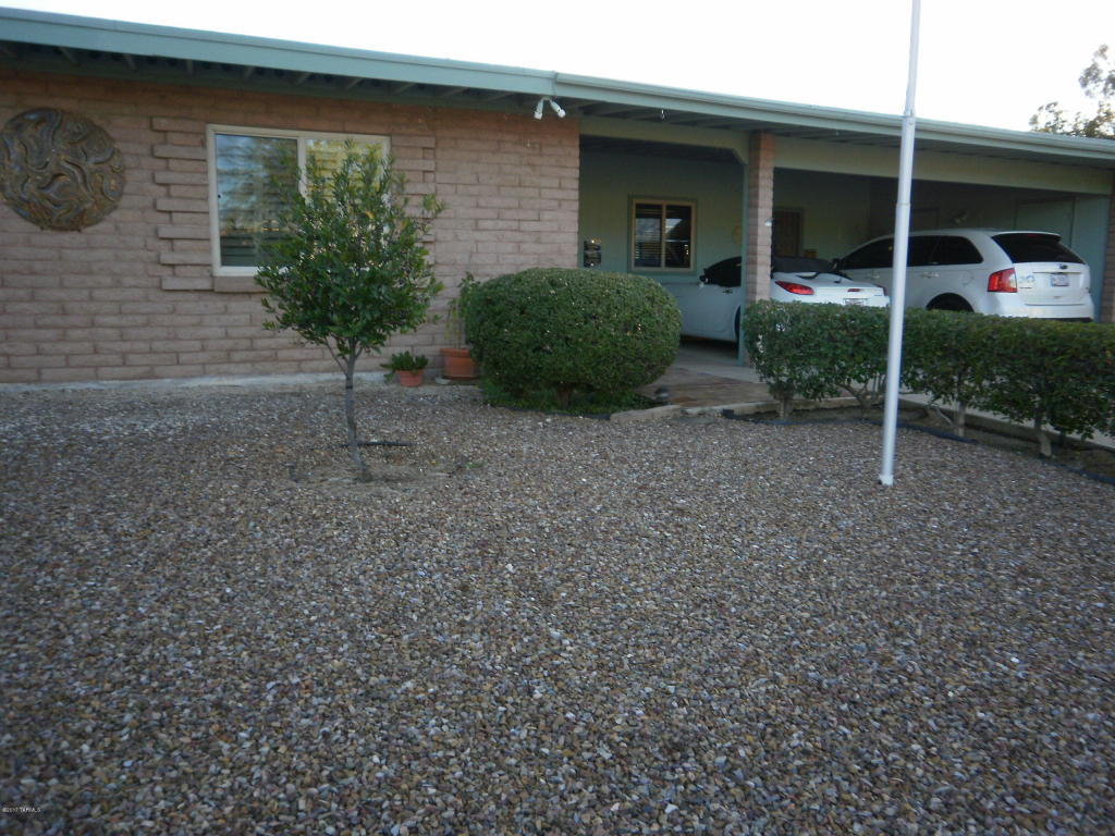 9220 E Simon Pl, Tucson, AZ 85710 photo 2