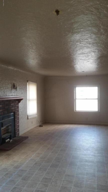 340 E Maley St, Willcox, AZ 85643 photo 2