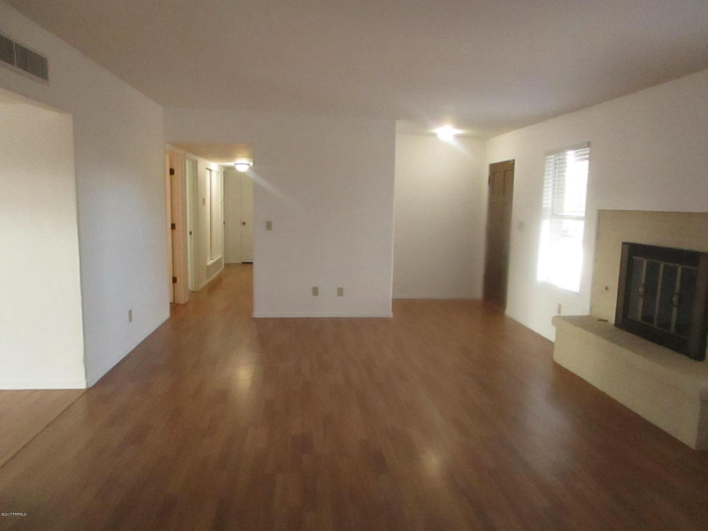 9552 E Myra Dr, Tucson, AZ 85730 photo 2