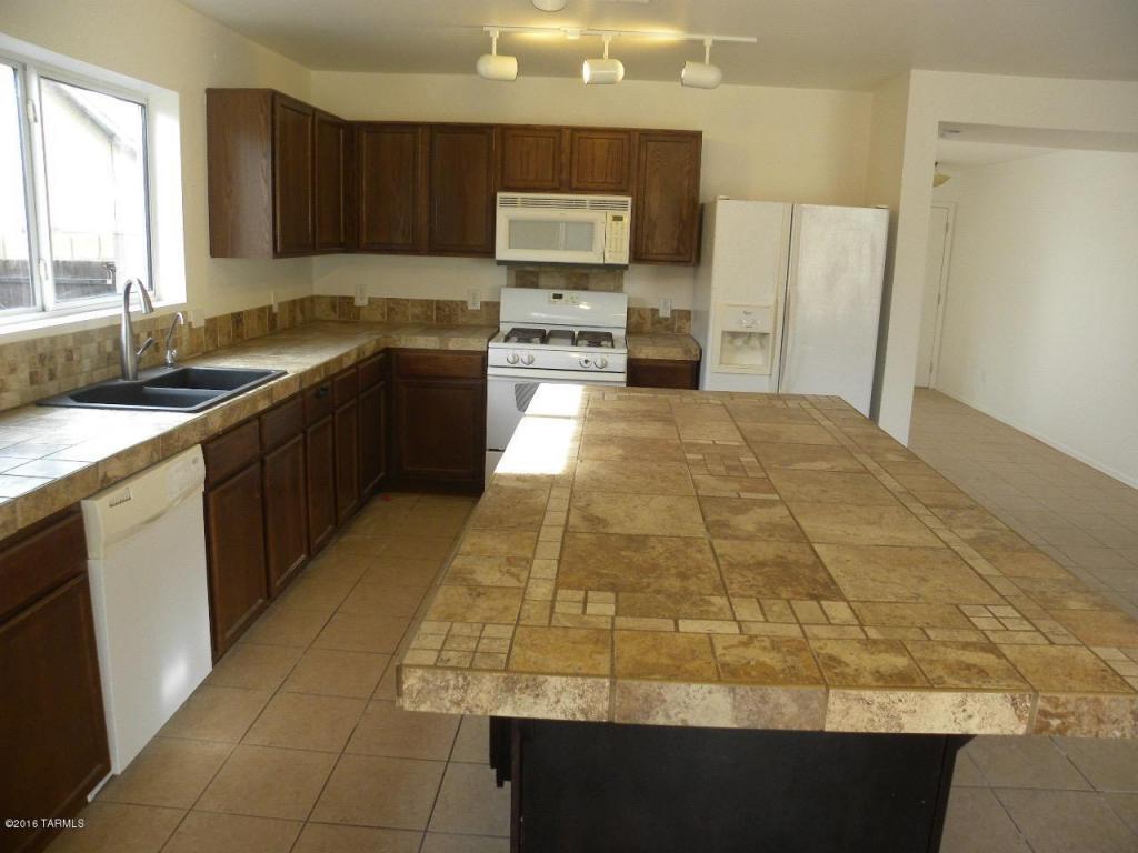 6951 S Martlet Dr, Tucson, AZ 85756 photo 5