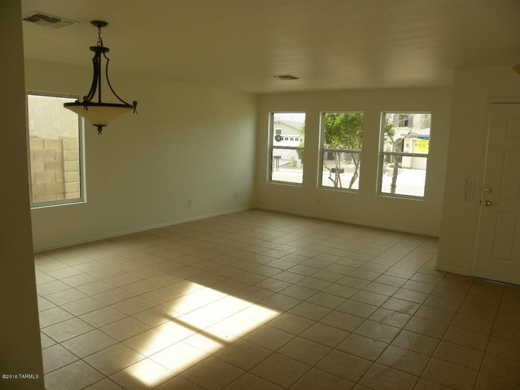 6951 S Martlet Dr, Tucson, AZ 85756 photo 2