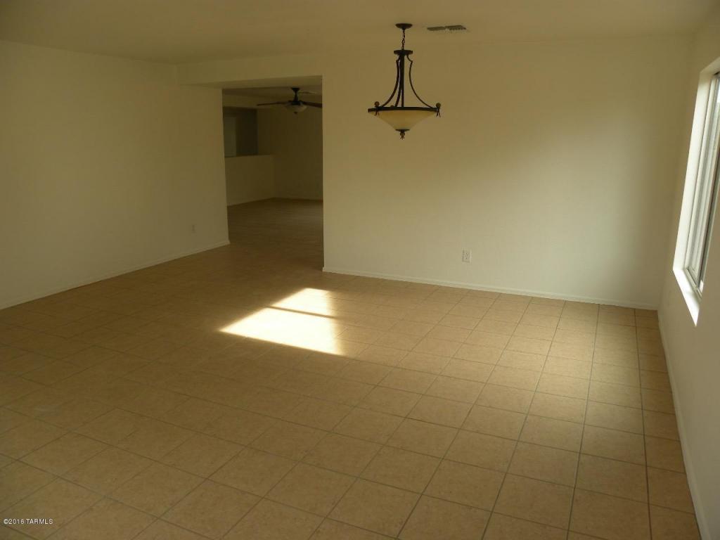 6951 S Martlet Dr, Tucson, AZ 85756 photo 3