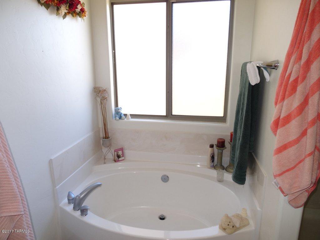 6621 E Gehrig Ln, Tucson, AZ 85756 photo 10
