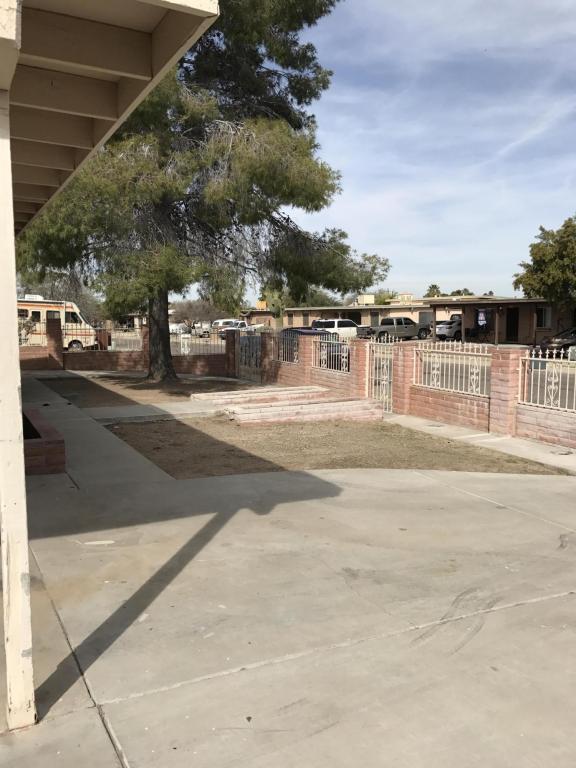 2144 E Dakota St, Tucson, AZ 85706 photo 3