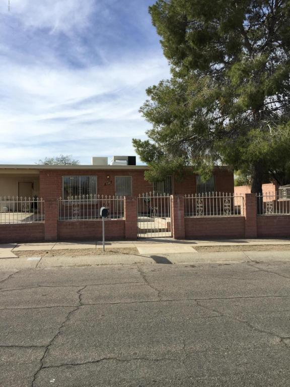 2144 E Dakota St, Tucson, AZ 85706 photo 1