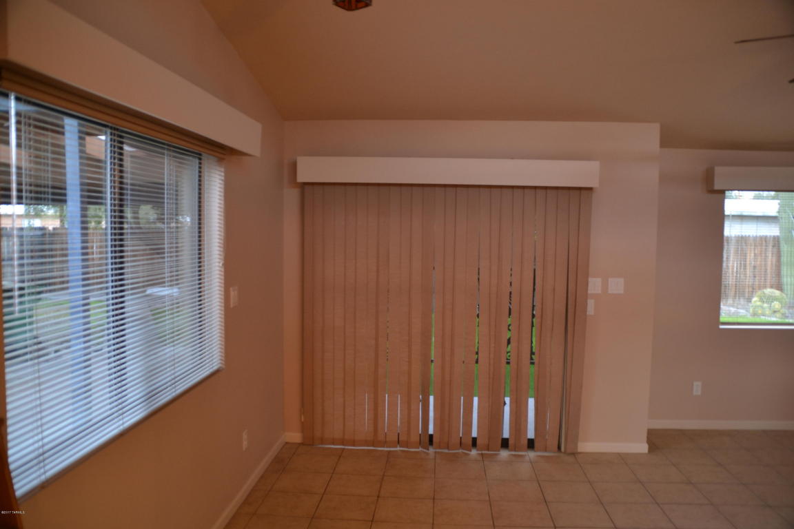 525 E Radburn St, Tucson, AZ 85704 photo 9