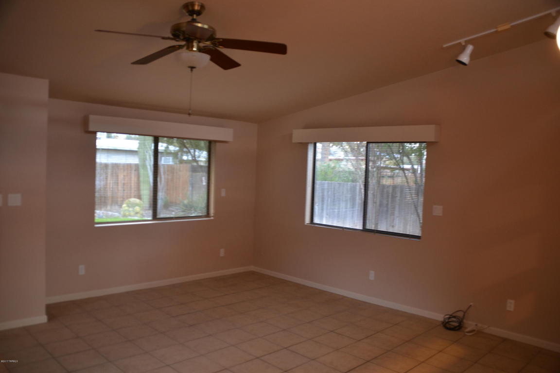 525 E Radburn St, Tucson, AZ 85704 photo 7