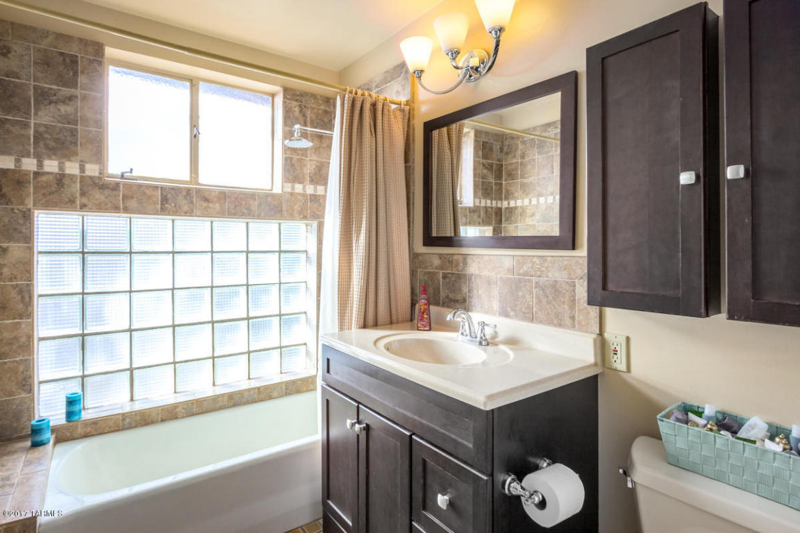 1526 E Silver St, Tucson, AZ 85719 photo 17