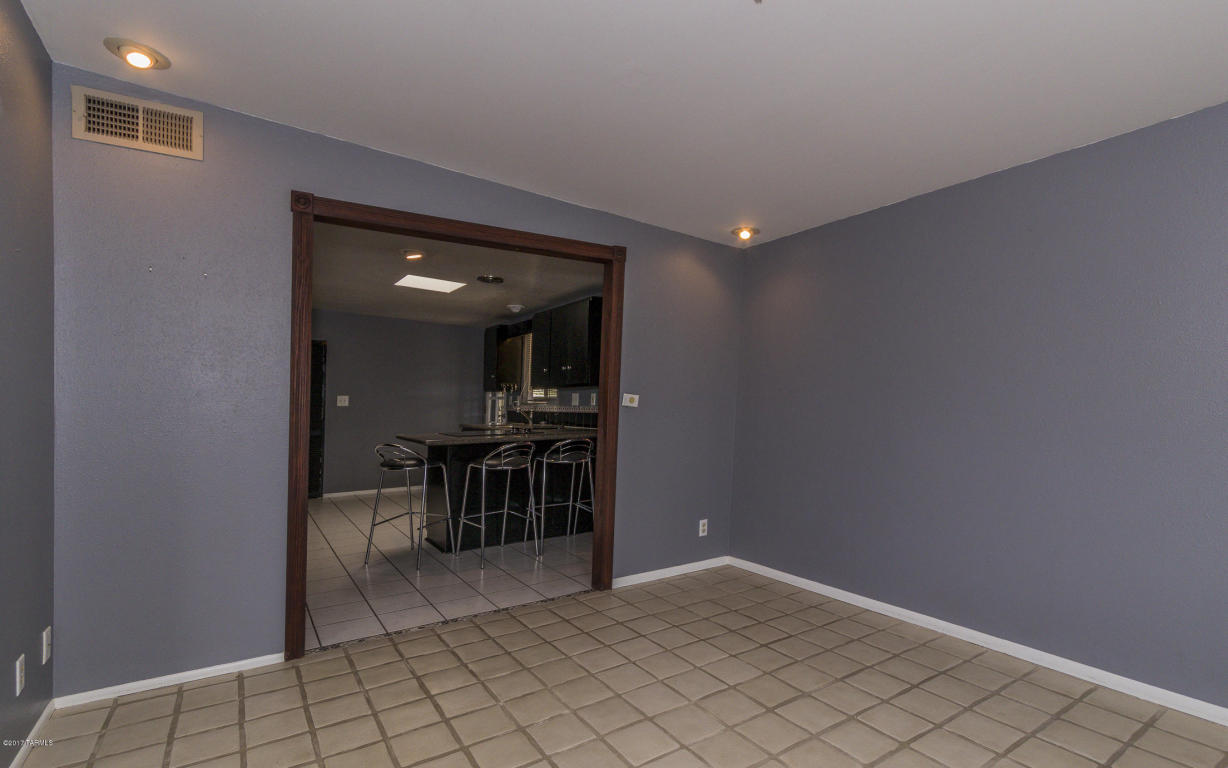 8560 Eli St, Tucson, AZ 85710 photo 8