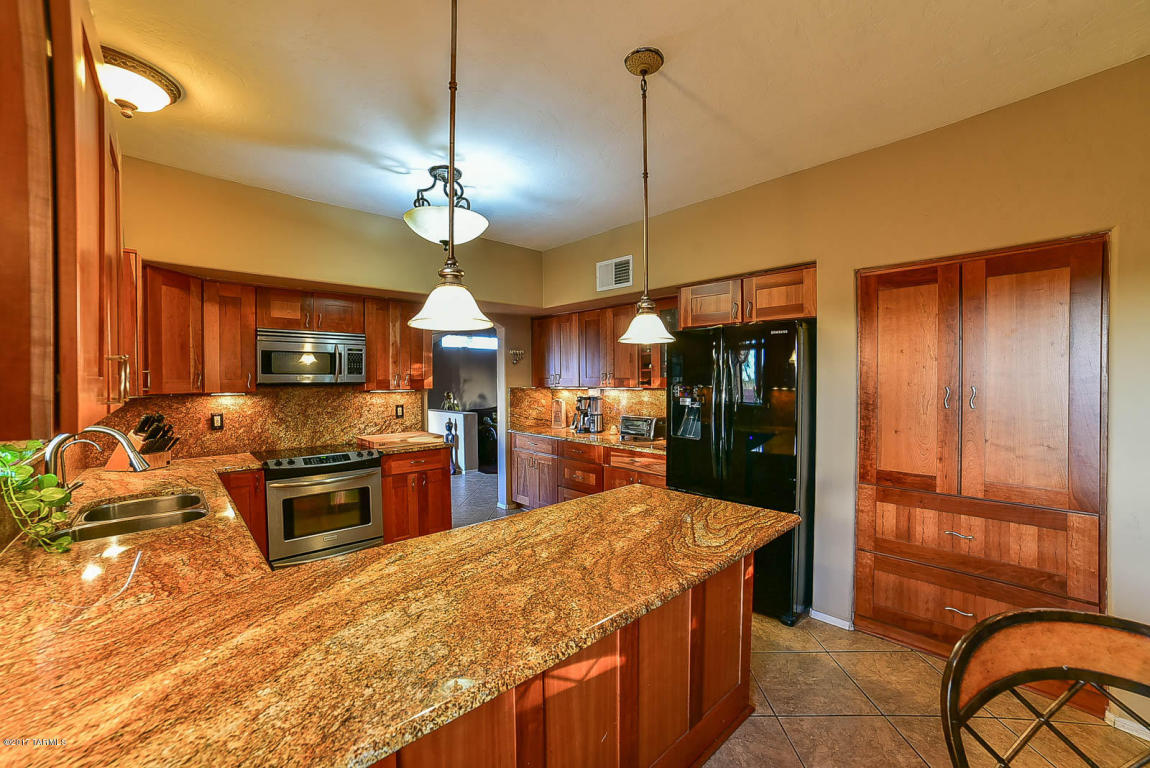 313 N Eastern Slope Loop, Tucson, AZ 85748 photo 17