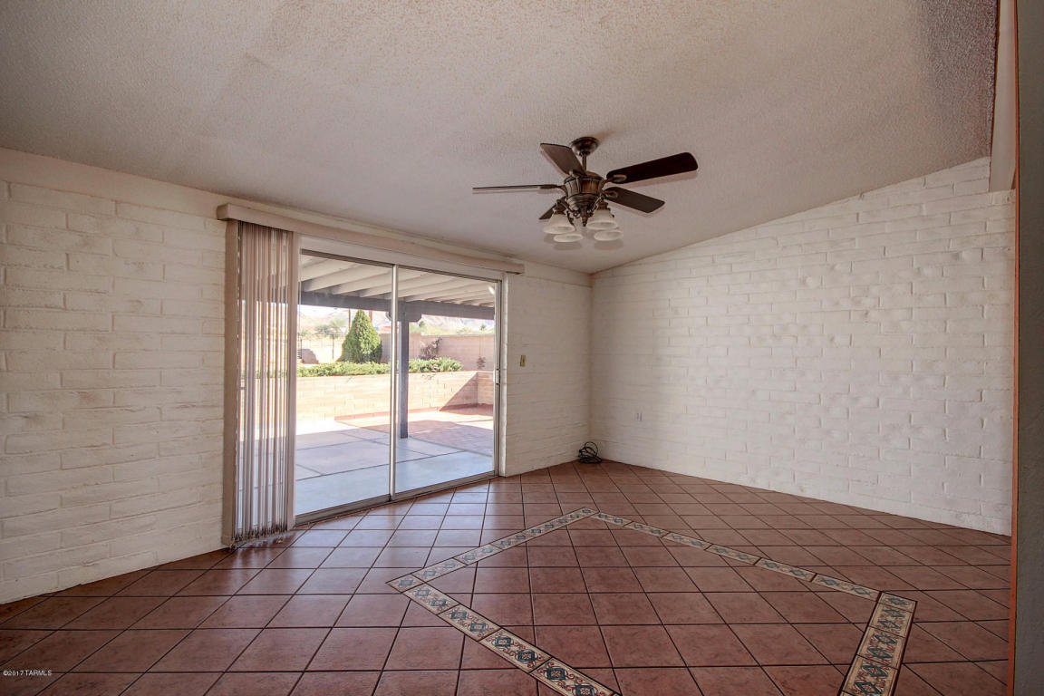 361 S Holcomb Pl, Vail, AZ 85641 photo 6