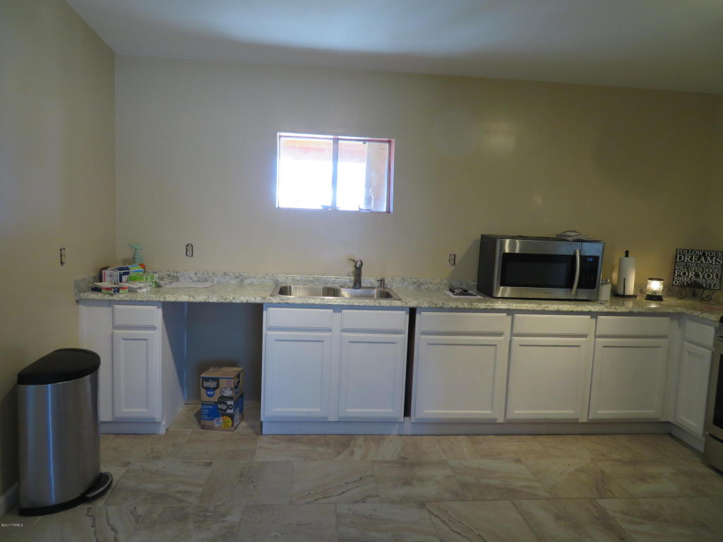 23 E Barry Ln, Saint David, AZ 85630 photo 5