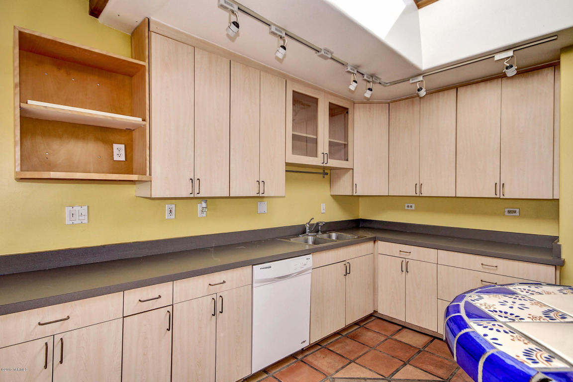 1622 E Copper St, Tucson, AZ 85719 photo 9