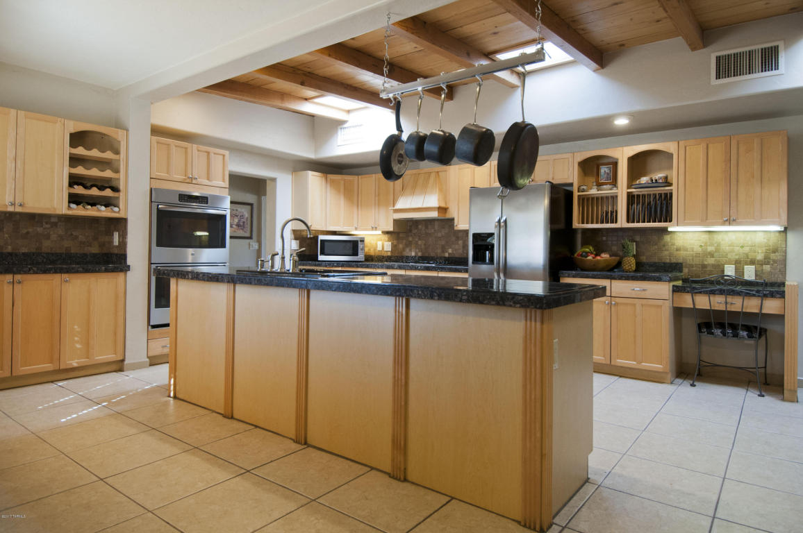 1935 E Lind Rd, Tucson, AZ 85719 photo 3