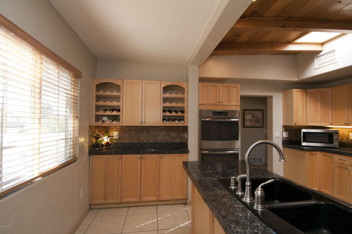 1935 E Lind Rd, Tucson, AZ 85719 photo 9