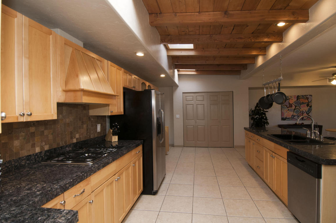 1935 E Lind Rd, Tucson, AZ 85719 photo 8
