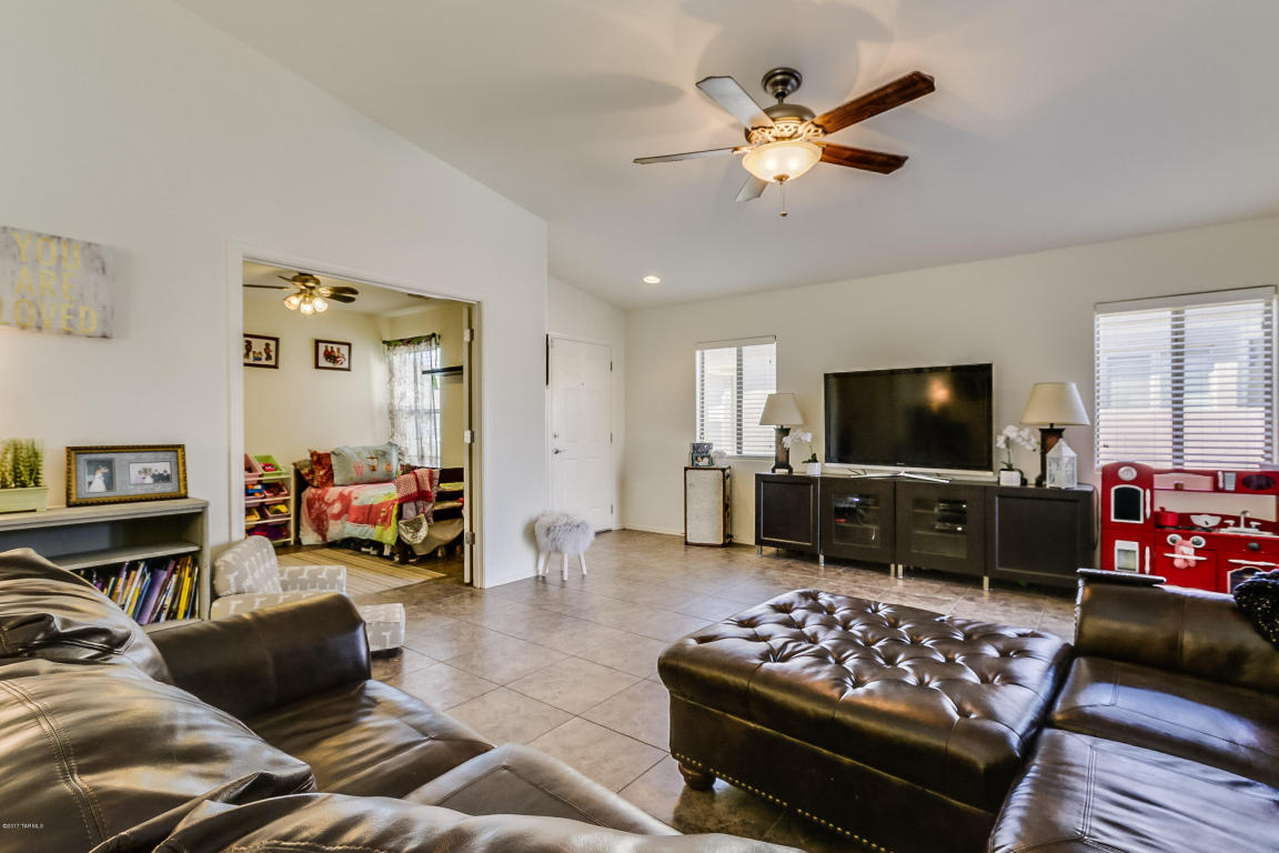 4137 E Shadow Branch Dr, Tucson, AZ 85756 photo 4