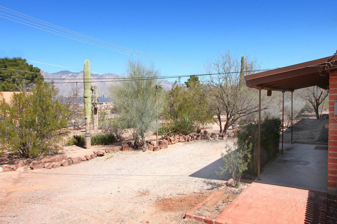 1630 E Greenlee Rd, Tucson, AZ 85719 photo 4