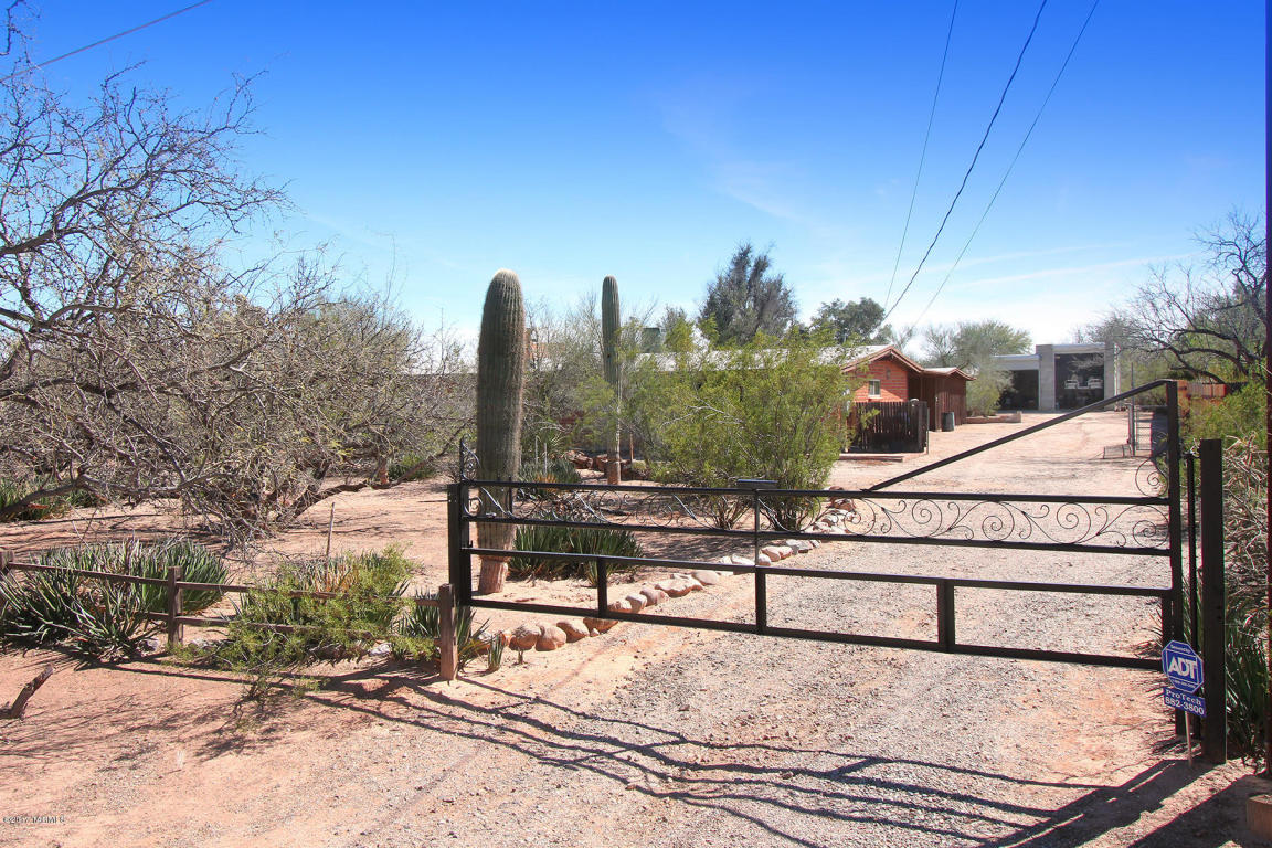 1630 E Greenlee Rd, Tucson, AZ 85719 photo 1