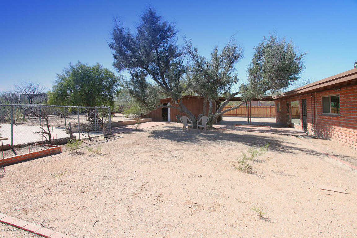 1630 E Greenlee Rd, Tucson, AZ 85719 photo 8