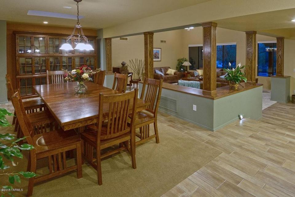  5635 E Shadow Ridge Dr, Tucson, AZ 85750 photo 2