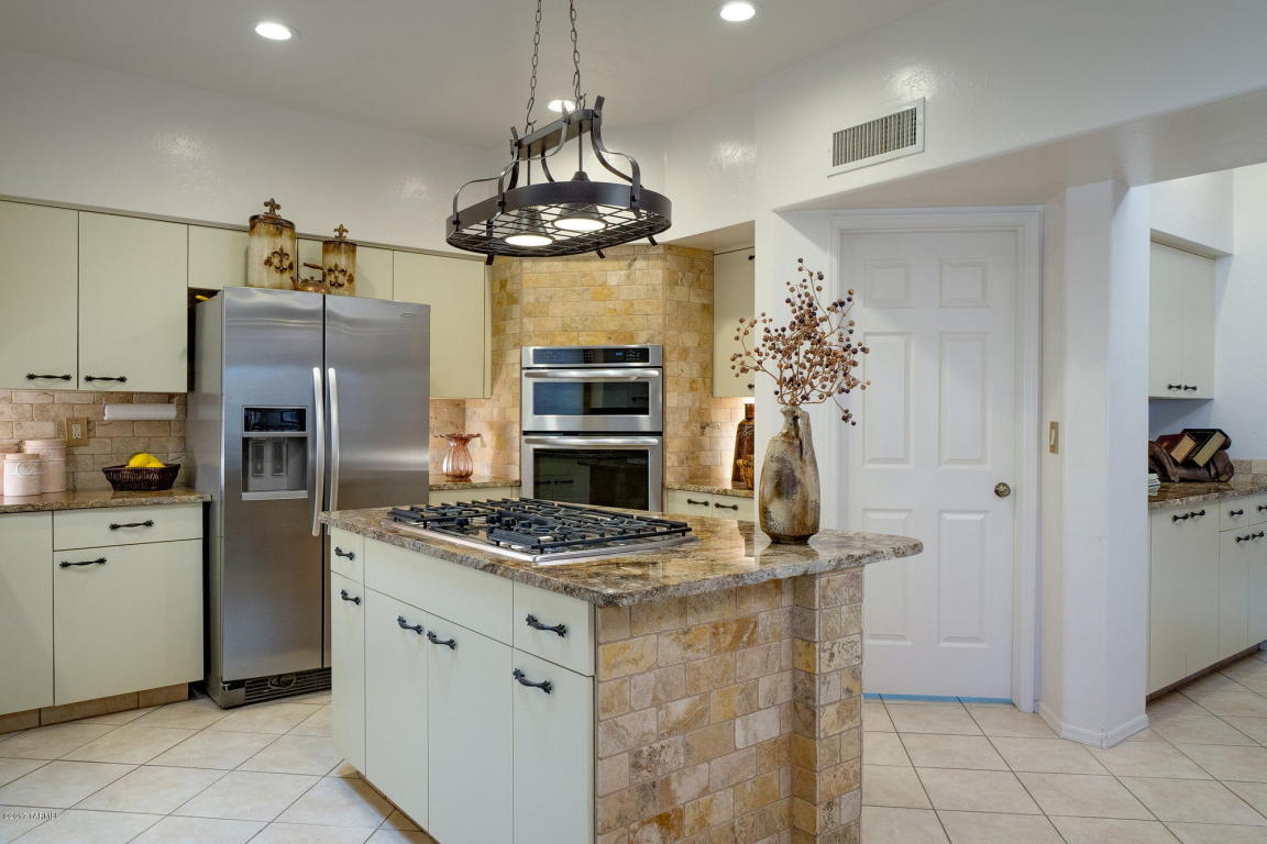 5590 E Binghampton Dr, Tucson, AZ 85712 photo 11