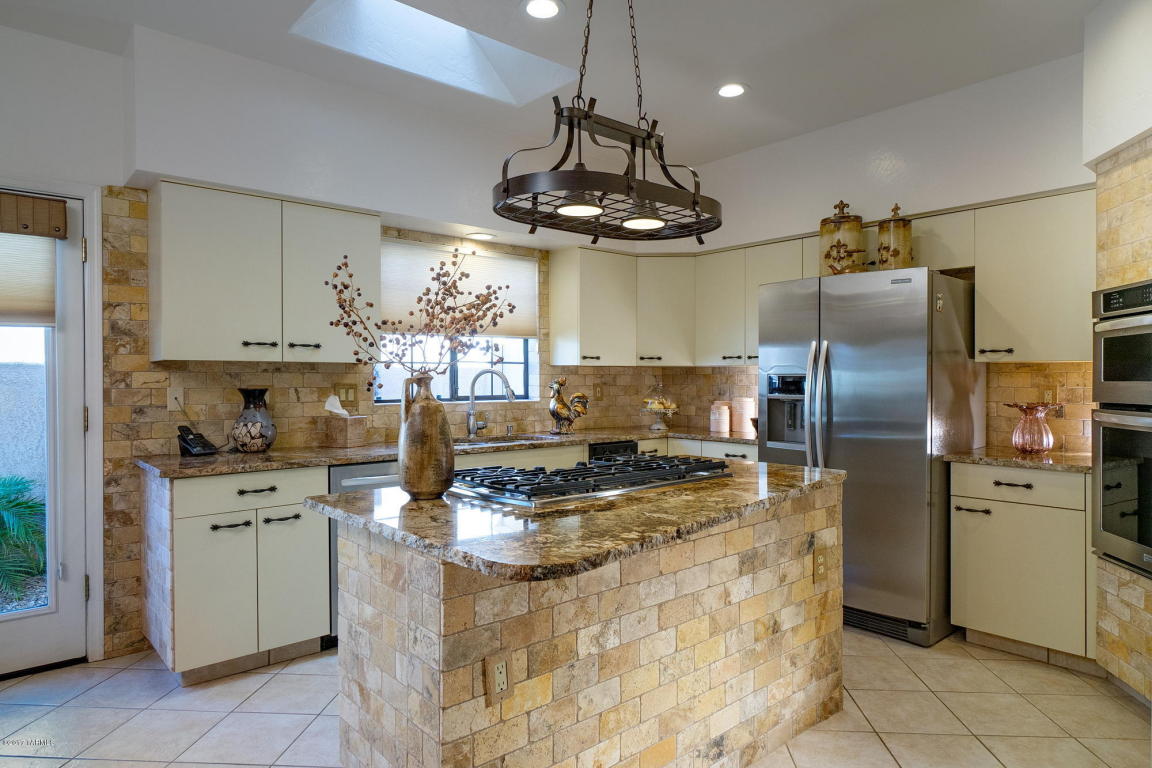 5590 E Binghampton Dr, Tucson, AZ 85712 photo 9