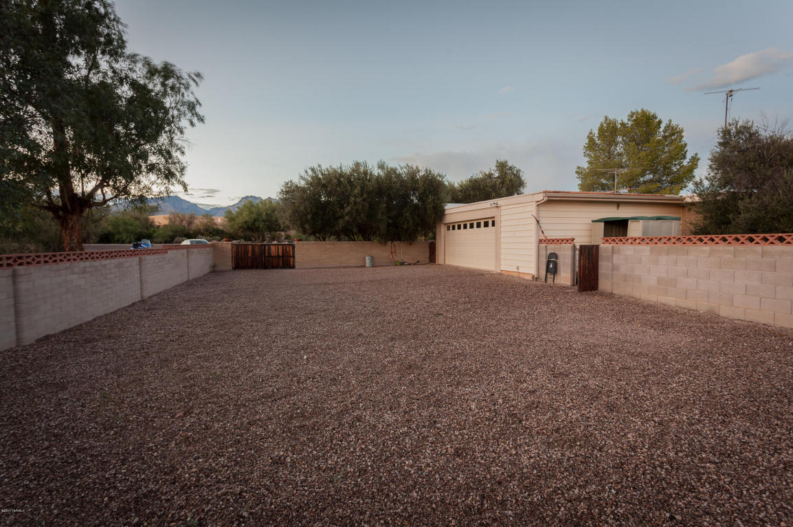 8150 E Cloud Rd, Tucson, AZ 85750 photo 3