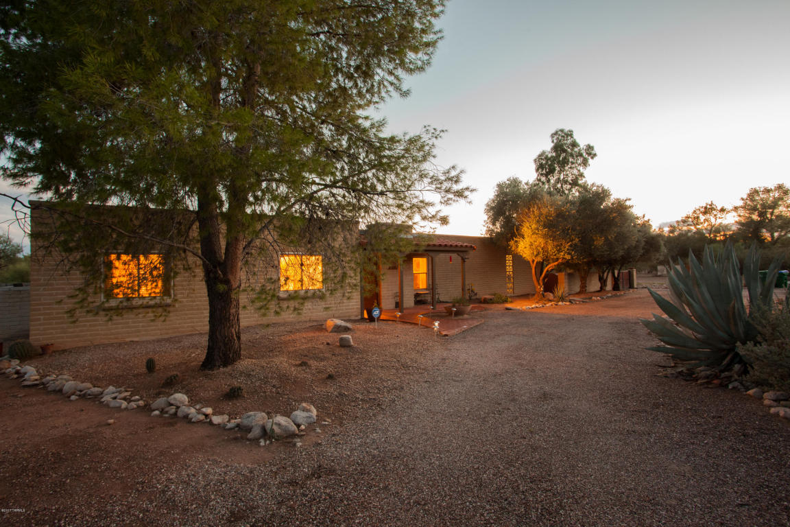 8150 E Cloud Rd, Tucson, AZ 85750 photo 1