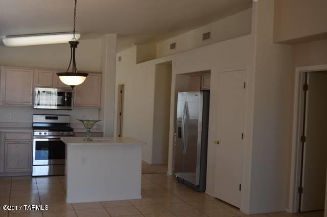 9456 E Bench Mark Loop, Tucson, AZ 85747 photo 3